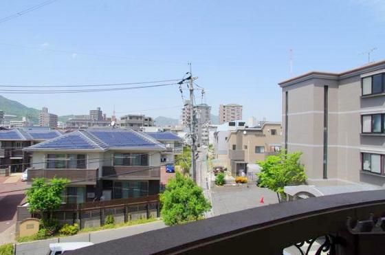 �y���]�z�@