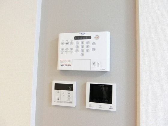 �y�Z�L�����e�B�z�@���j�^�[�t�I�[�g���b�N