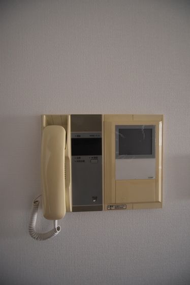 �y�Z�L�����e�B�z�@