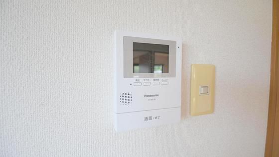 �y�Z�L�����e�B�z�@