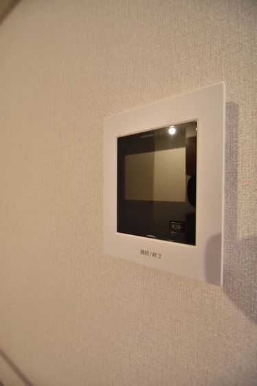 �y�Z�L�����e�B�z�@