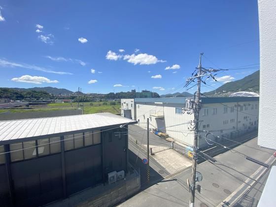 �y���]�z�@