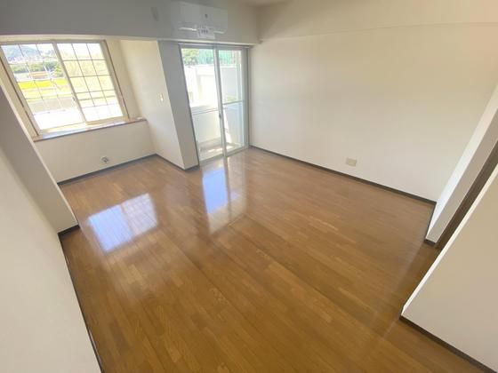 �y�����E���r���O�z�@