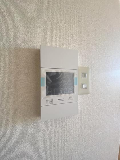 �y�Z�L�����e�B�z�@