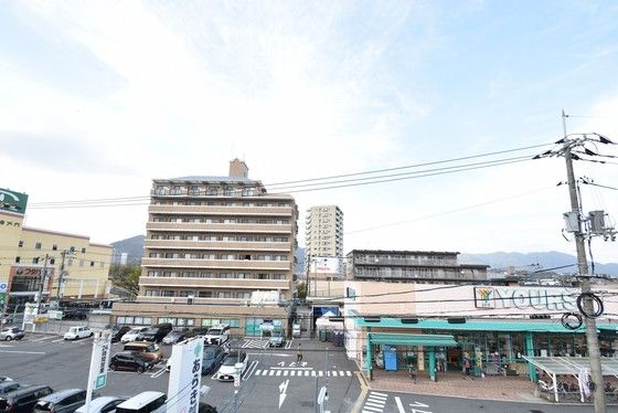 �y���]�z�@