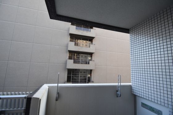 �y���]�z�@