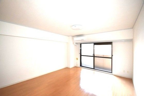 �y�����E���r���O�z�@