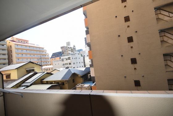 �y���]�z�@