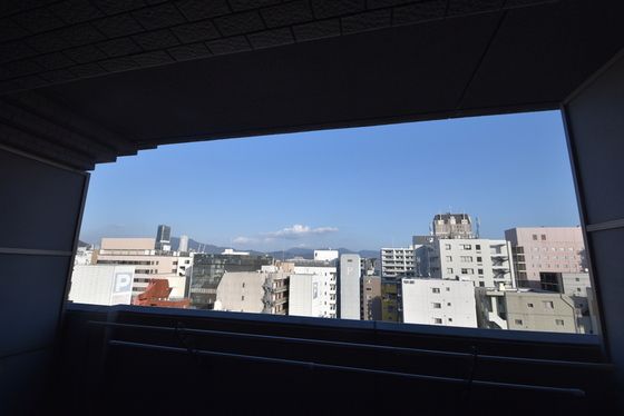 �y���]�z�@