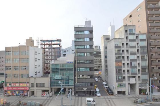 �y���]�z�@