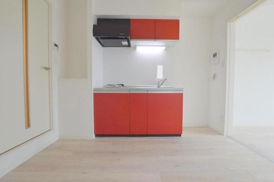 �y�����E���r���O�z�@