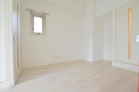 �y�����E���r���O�z�@