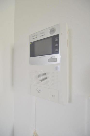 �y�Z�L�����e�B�z�@