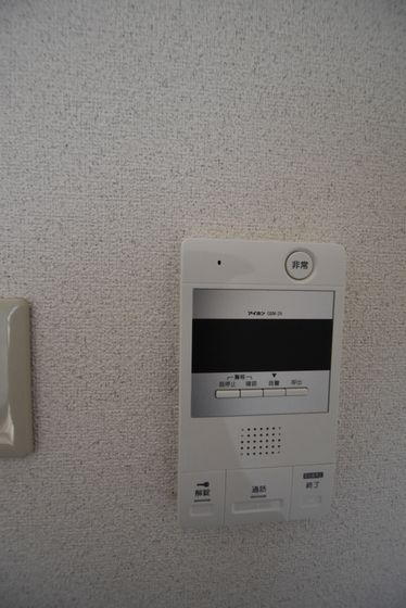 �y�Z�L�����e�B�z�@