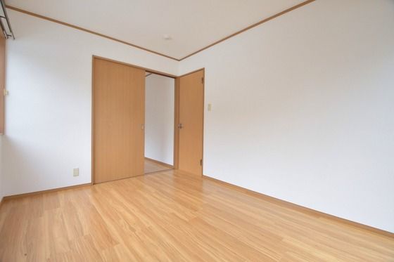 �y�����E���r���O�z�@