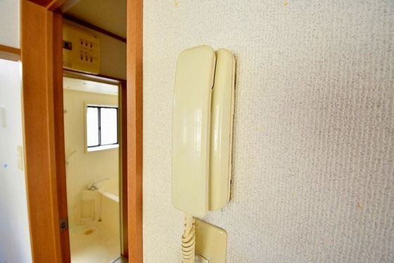 �y�Z�L�����e�B�z�@