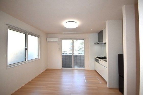 �y�����E���r���O�z�@