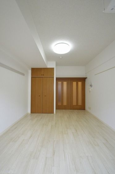 �y�����E���r���O�z�@