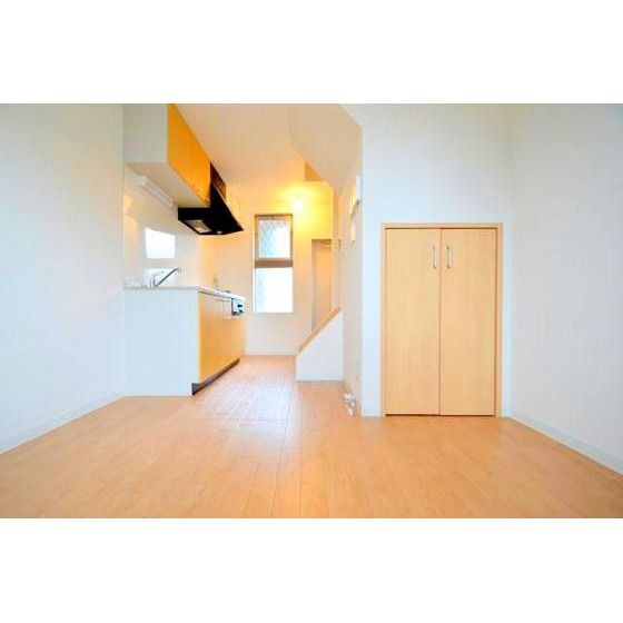 �y�����E���r���O�z�@