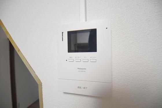 �y�Z�L�����e�B�z�@