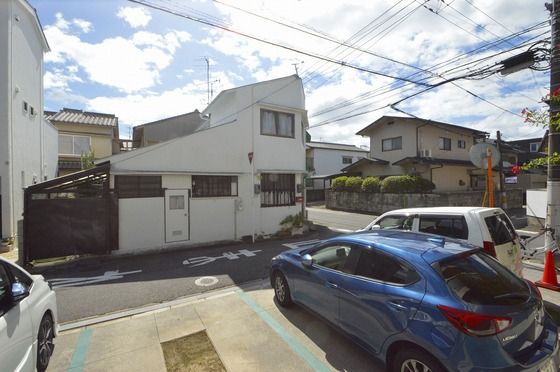 �y���]�z�@