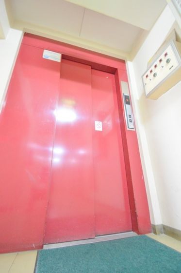 �G���x�[�^�t��