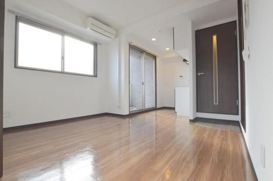 �y�����E���r���O�z�@