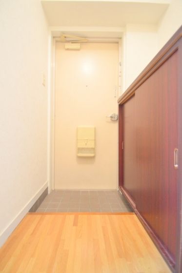 �y���ցz�@���ւɂ̓V���[�Y�{�b�N�X�����