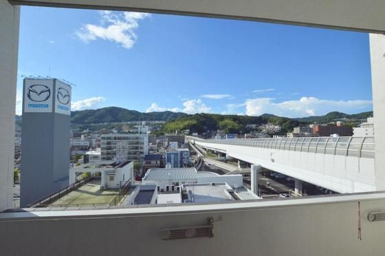 �y���]�z�@