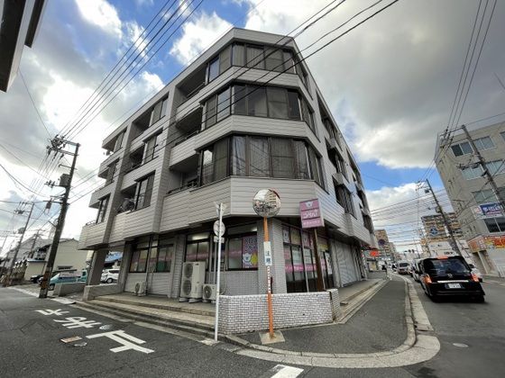 �y���]�z�@