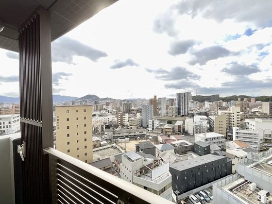 �y���]�z�@