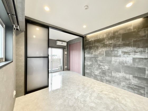 �y�����E���r���O�z�@