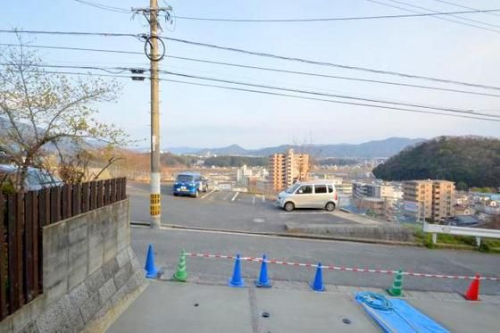 �y���]�z�@