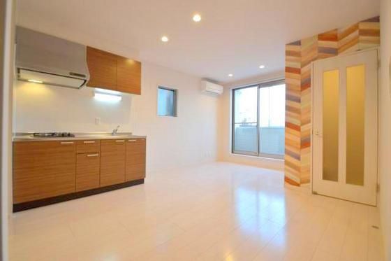 �y�����E���r���O�z�@