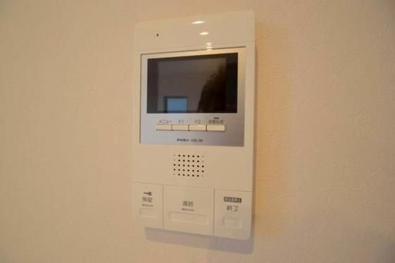 �y�Z�L�����e�B�z�@