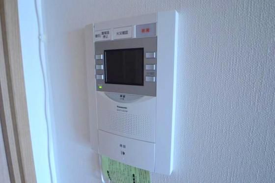 �y�Z�L�����e�B�z�@���j�^�[�t���C���^�[�t�H�����