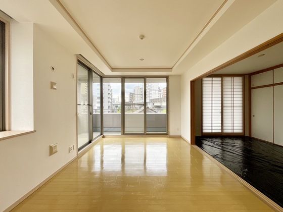 y̑EXy[Xz@t@~[ɃIXX4LDK