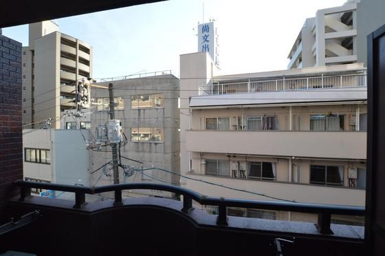 �y���]�z�@