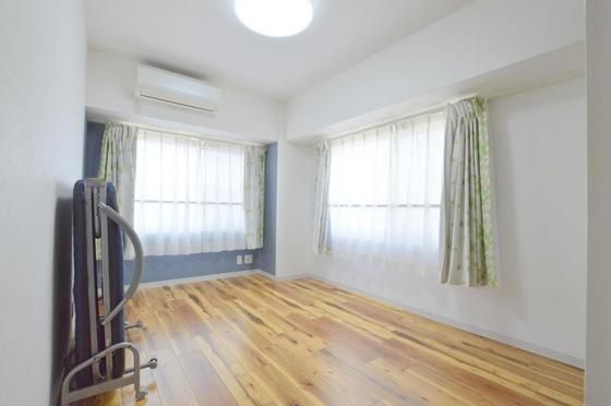 �y�����E���r���O�z�@