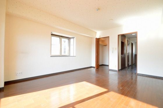 �y�����E���r���O�z�@