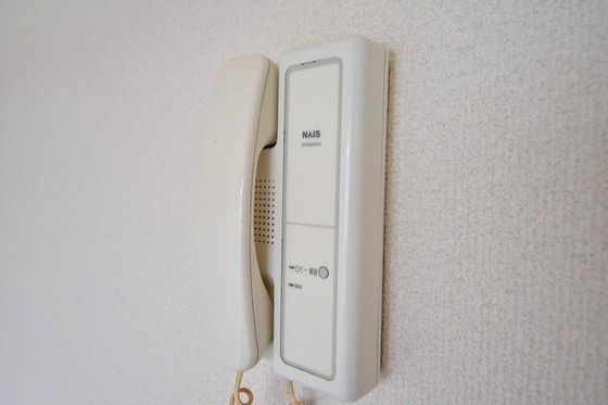 �y�Z�L�����e�B�z�@