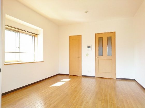 �y�����E���r���O�z�@