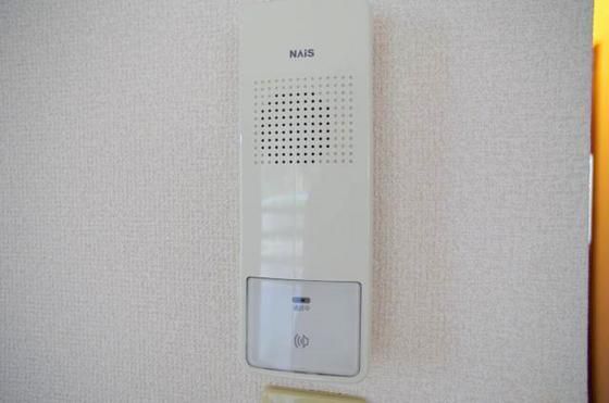 �y�Z�L�����e�B�z�@