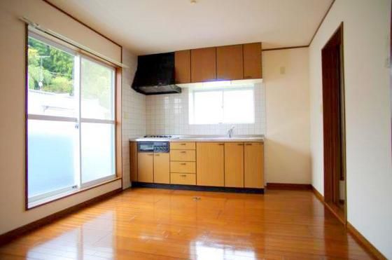 �y�����E���r���O�z�@