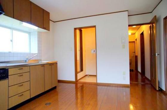 �y�����E���r���O�z�@