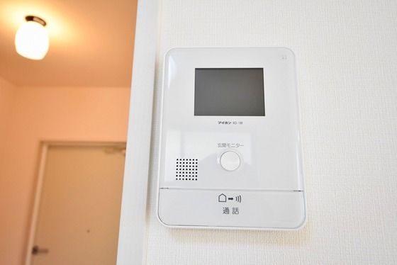 �y�Z�L�����e�B�z�@