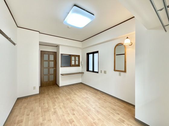 �y�����E���r���O�z�@