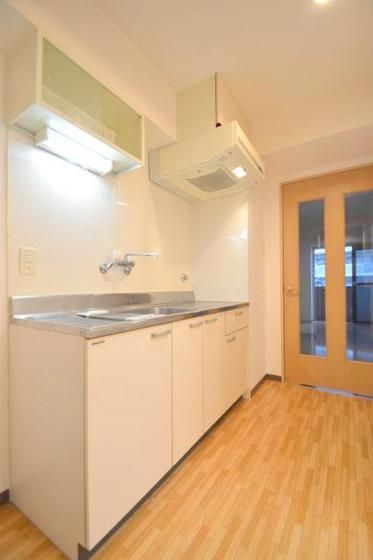 �y�L�b�`���z�@�K�X�R�������ݒu�ł���L�b�`��