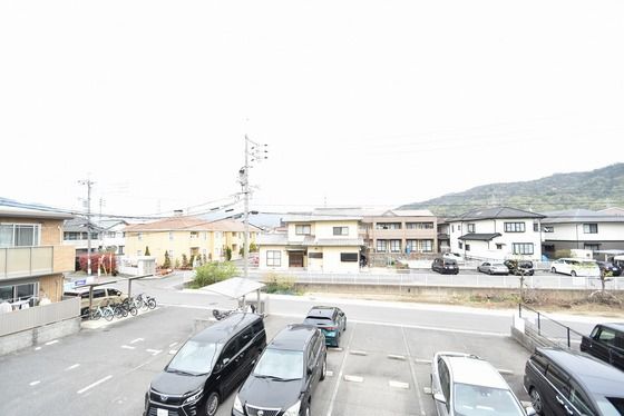 �y���]�z�@