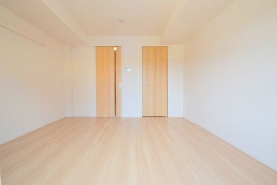 �y�����E���r���O�z�@